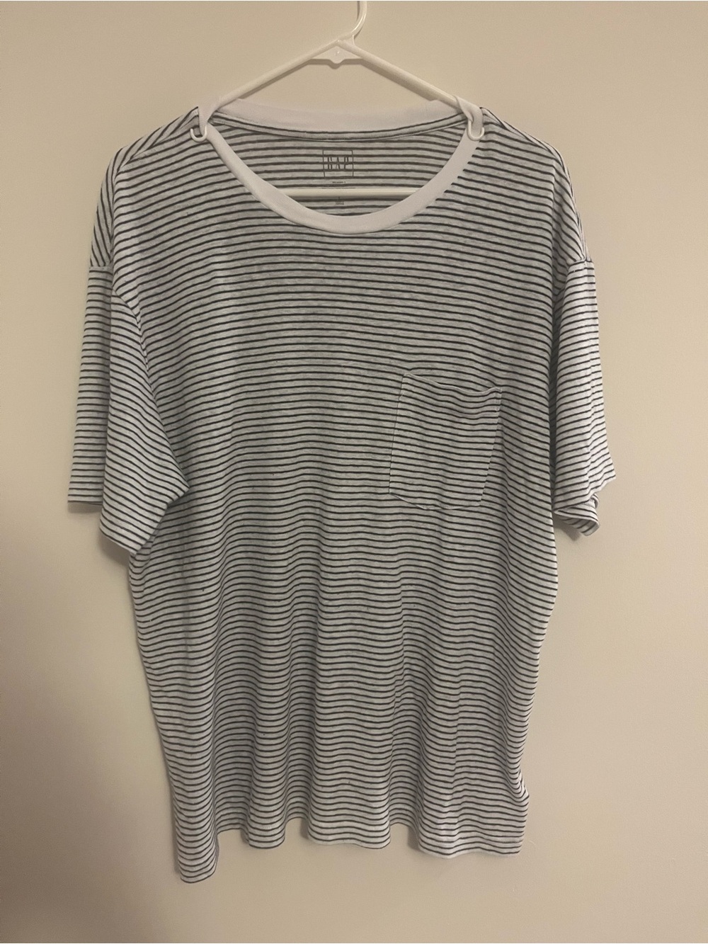 H&M White T-Shirt with Black Stripe Pocket